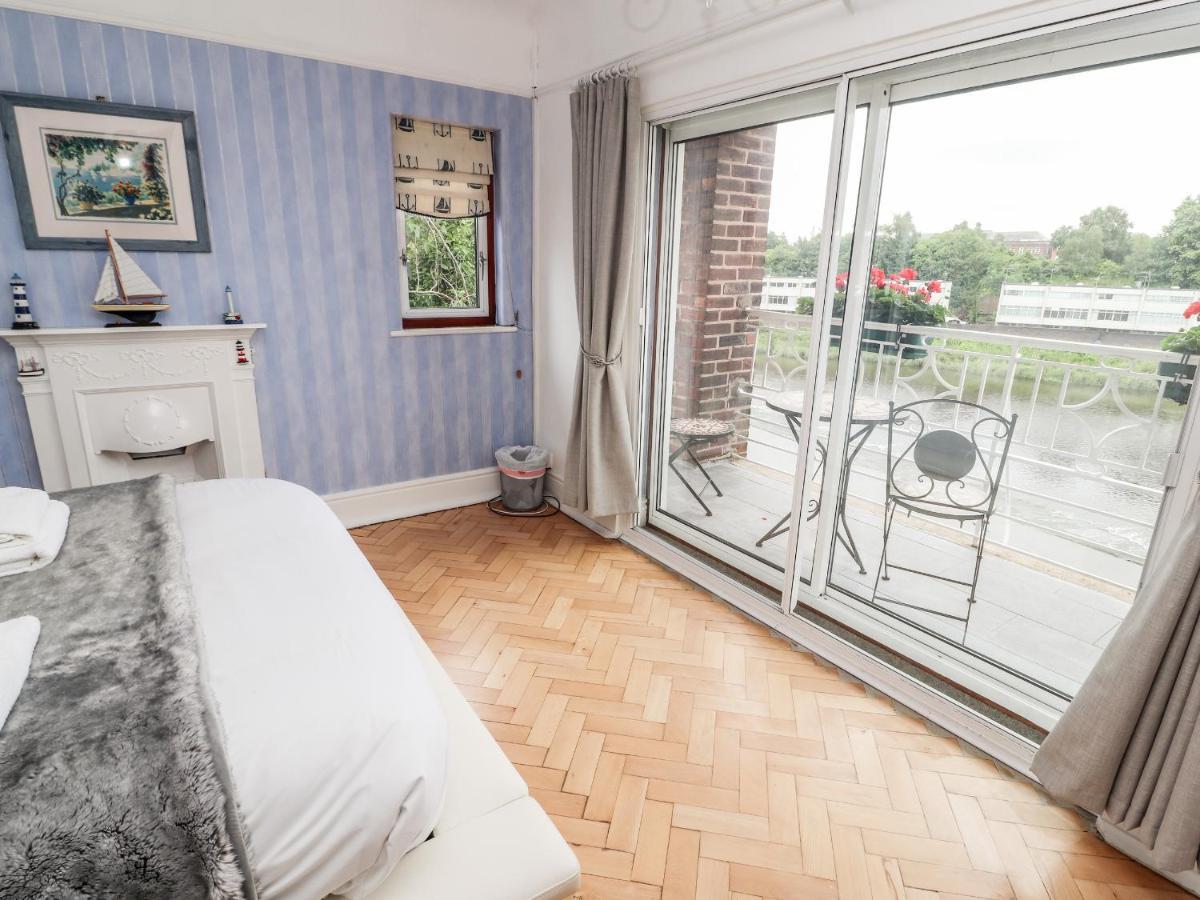 Dee Heights Penthouse Apartman Chester Kültér fotó